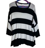 Isla Maude Black & White Bell Sleeve w/Tie Top - Size XL