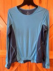 Lands end, active wear top thumb holes, size medium ￼(1505)