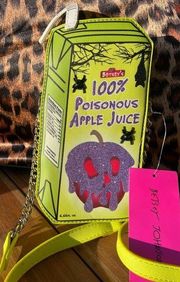 Betsey Johnson 100% poisonous Apple juice crossbody​​