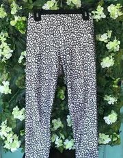 Cheetah print Onzie athletic leggings size xsmall