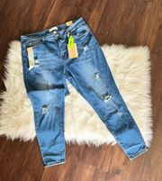 NWT  SKINNY SUSTAINABLE DENIM SIZE: 20