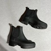 Jeffrey Campbell Black Waterproof Lug Chelsea Ankle Rainboot Size 6 EUC