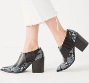Urban Outfitters  Black Blue Snakeskin Faux Leather Block Heel Ankle Boot Size 8