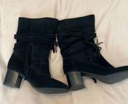 Tahari 21/2” heel black booties w/wrap around straps & a tassel GUC