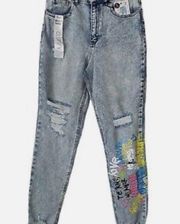 TINSELTOWN Women's size 7 High Rise Mom Jeans Painted Leg Detail Light Wash Blue