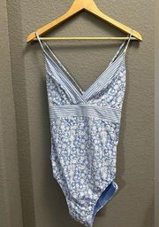 Vineyard Vines Blue Floral Pattern Swimsuit One Piece Size XL