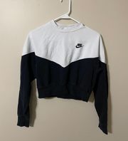 Nike Cropped Sweatshirt