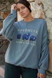 Brandy Melville Yosemite Sweatshirt with pockets