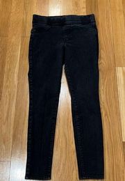 Old Navy  women’s black super skinny mid -rise pull on jeans size 6.
