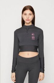 Nike  women’s long sleeve anthracite crop top size M