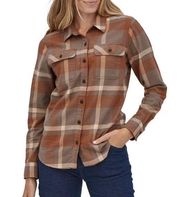 Patagonia Fjord Button Down Plaid Flannel Shirt in Comstock Dusty Brown