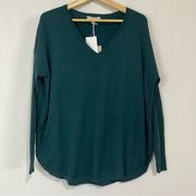 Chelsea28 Women’s Long Sleeve V Neck Sweater Green Ponderosa Size Small NWT