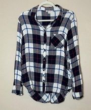 Beachlunchlounge blue white plaid hi-lo hem collar button down shirt