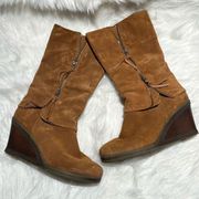 White Mountain Suede Wedge Boots Size 8.  B73