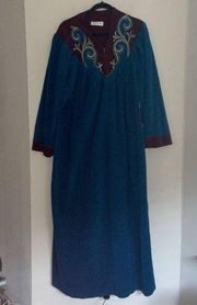 Vintage Vanity Fair Long Sleeve Long Line Embroidered Duster Nightgown Lingerie