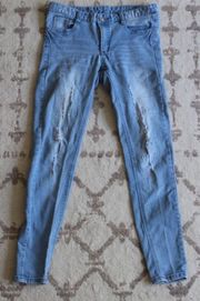 Women’s Distressed Skinny Jeans