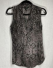 le chateau Vneck Top with Animal Pattern in XS