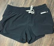 Vuori Women's Dark Grey Clementine Short 2.0‎ Bikini-brief Mesh Liner