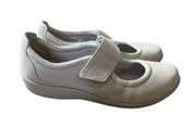 Clark’s Cloud Steppers Women Light Gray Shoes Size 8.5