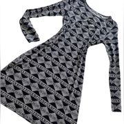 Loveappella women’s black & White Tribal printed long sleeve Dress - Small