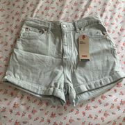 Levi’s NWT The A-Line Mom Shorts High Waisted Cuffed Size 30