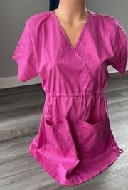 Wonder Wink Wonderwork Pink Scrubs Top Size M Short Sleeve V-Neck E1