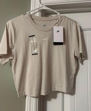 Nike Cropped Tee