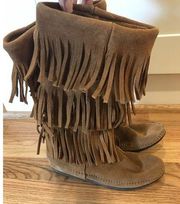 MINNETONKA MOCCASINS, LADIES 6, 1632 BROWN SUEDE 3 LAYER FRINGE CALF-HI BOOTS