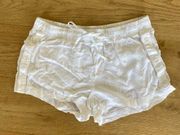 Bella Dahl Button Detail Shorts in White