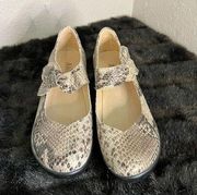 Alegria Ella Gold Span Snake Shoe Size 38 - Dressy Mary Jane Style - 2.25" Heel
