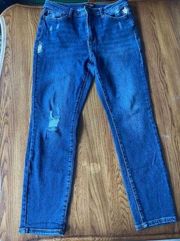 Women's Judy Blue Distressed Embroidered Jeans Size 11/30 Bin B