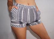 PATTERNED SHORTS