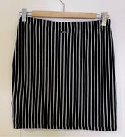 NWT  Sheffield Black and White Pinstripe Skirt S