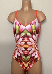 Robin Piccone floral swimsuit. Retails $169
Size 8. EUC