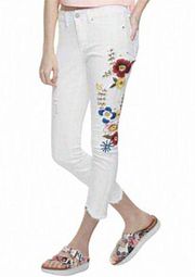 Indigo Rein Women’s White ankle Jeans Embroidered Flower raw distressed hem 5/26