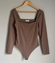 Aritzia Babaton Contour Taupe Square Neck Long Sleeve Bodysuit Size Large