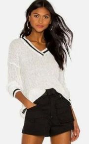 x Revolve Sweater Long Sleeve V Neck Knit White Black M