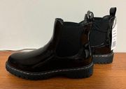 Black Chelsea boots