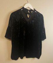 Black Crushed Velvet Key Hole Top, Size Small