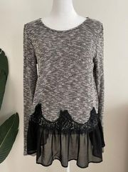 Xhilaration Women’s Sz Medium Black & White Knit Pullover Crew Neck Sweater