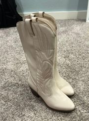 Cream Cowgirl Boots