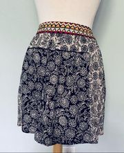 Francesca’s Collection Angie Black Tan Floral Pull On Mini Skirt Size L