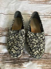 BLACK AND CREAM FLORAL COMFORT SLIP ON SHOES