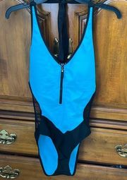 Excellent condition! Gorgeous Nautica swimsuit!