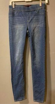 No Boundaries Medium Wash Pull On Jeggings Size Small - $10 - From Nicole