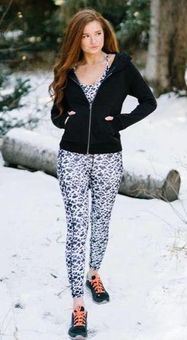 Zyia Active Snow Leopard Pocket Brilliant Hi-Rise Leggings Size 8-10 - $40  - From Taylor