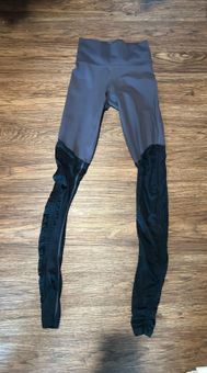 Fabletics Fabletic Leggings Gray Size XXS - $11 (84% Off Retail) - From  Reese