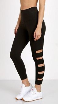Beyond Yoga wide band stacked Capri leggings size S small Black