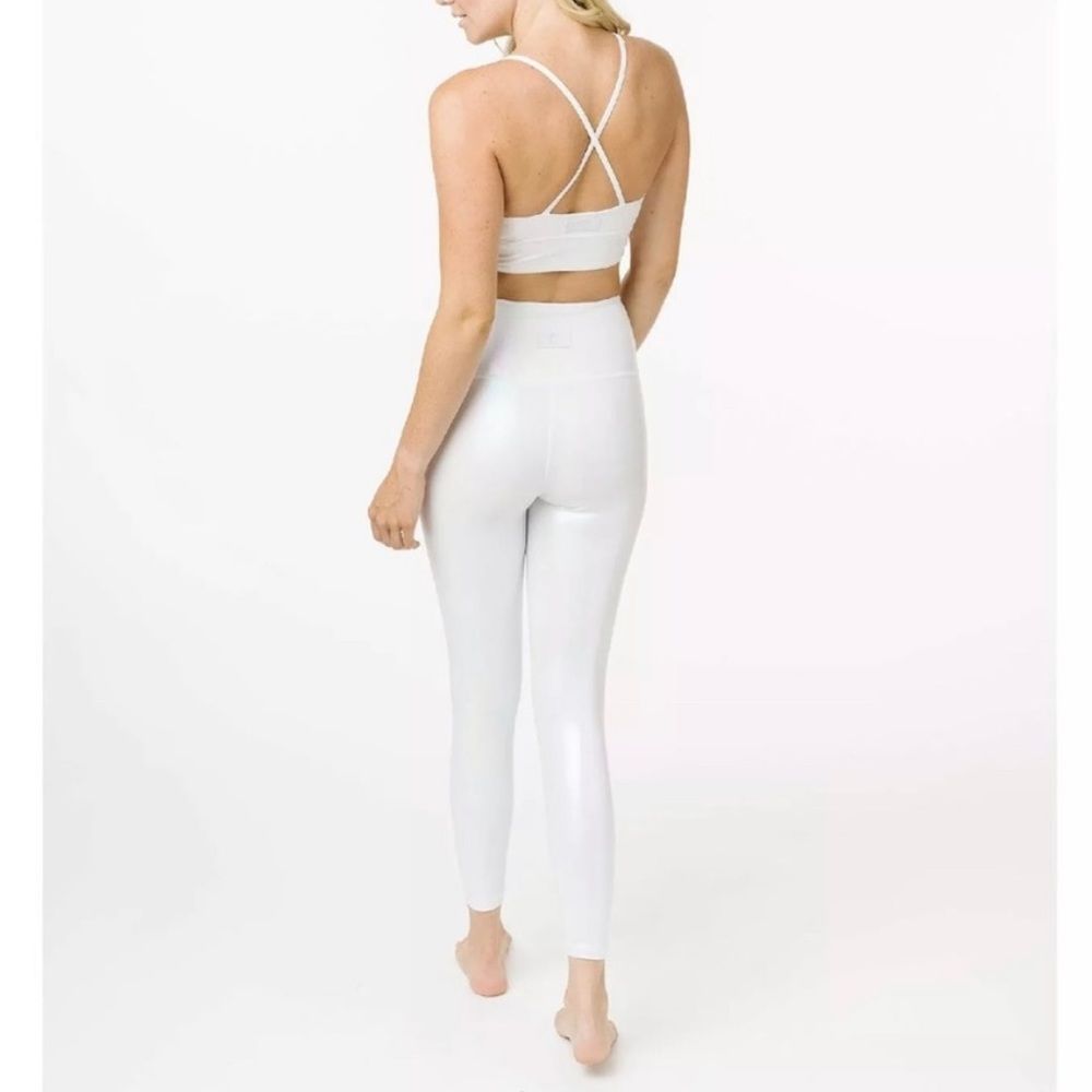 Zyia Active High Rise Iridescent Shimmer White Unicorn Lux Cropped Leggings  6-8 - $25 - From Amber