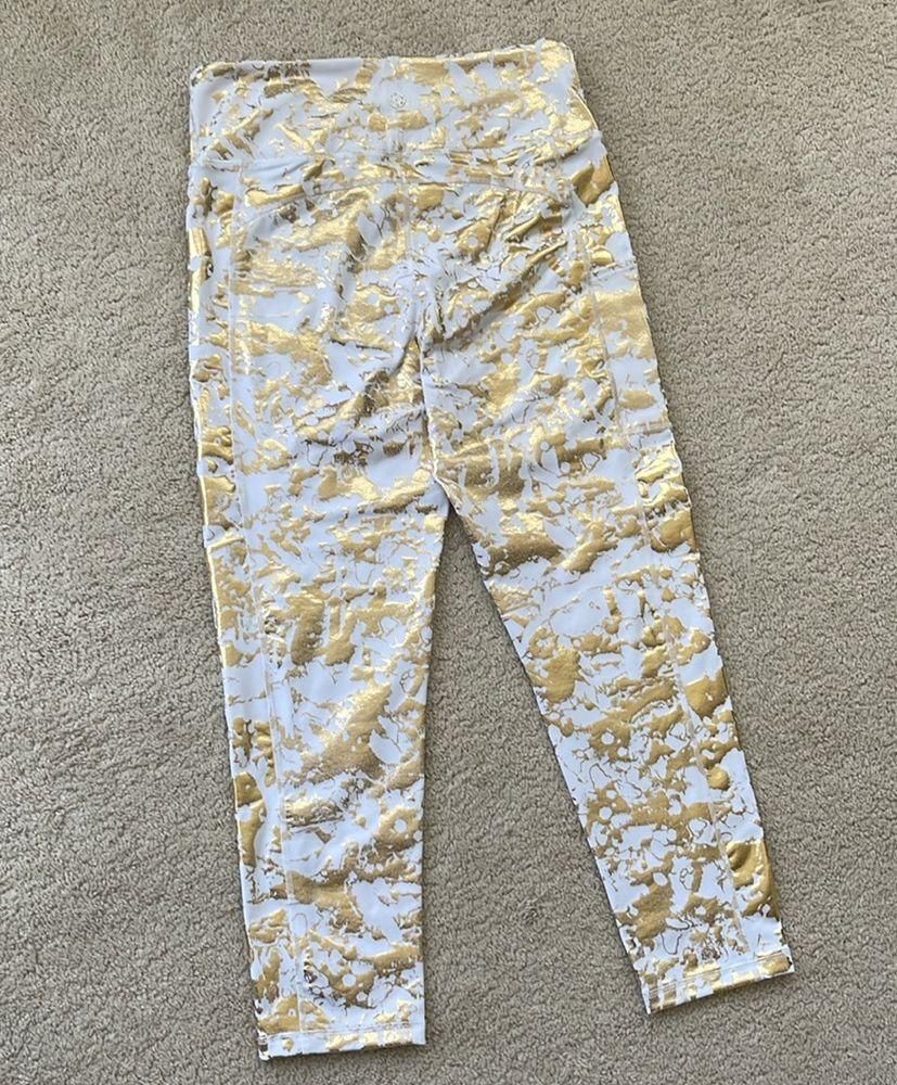 Lilly Pulitzer NWT UPF 50+ 24 Weekender Midi Leggings Gold Foil